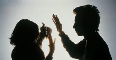 Госдума отменила уголовное наказание за побои в семье Домашнее насилие над детьми статья ук рф